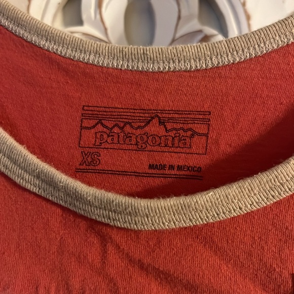 Patagonia boxy fit tank top with patch, XS - Picture 3 of 4